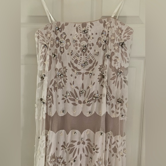 BCBG MELANNIE DRESS NWT SIZE 0 - Picture 4 of 10